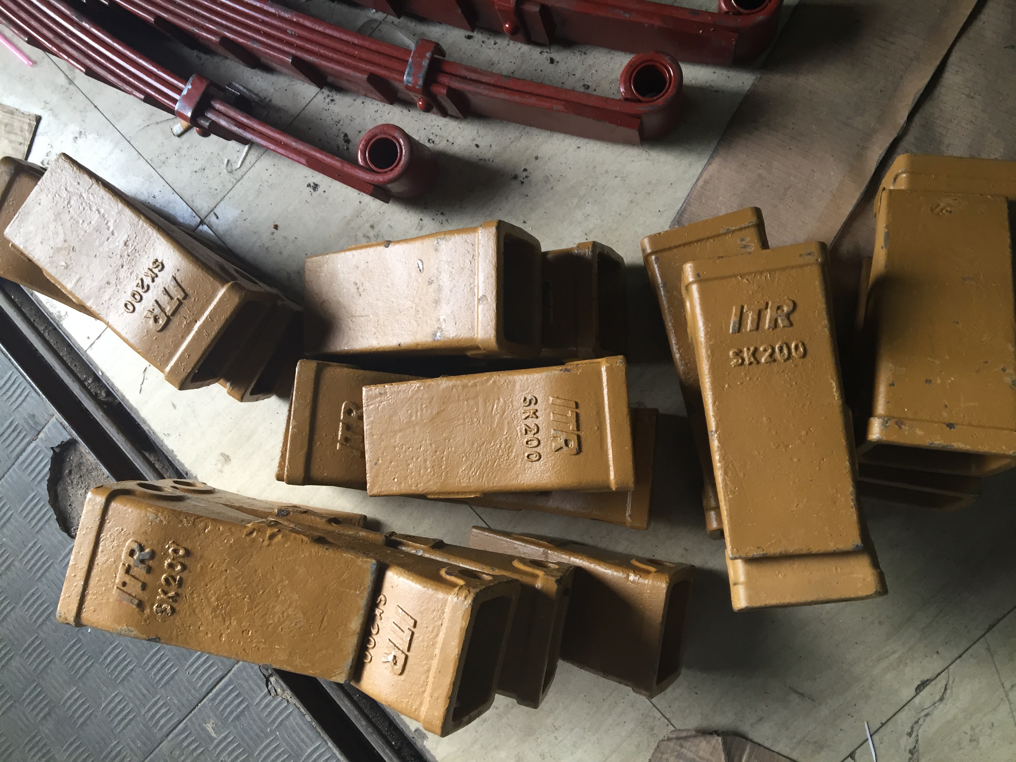 DISTRIBUTOR KUKU BUCKET KOBELCO SK200 BRAND ITR