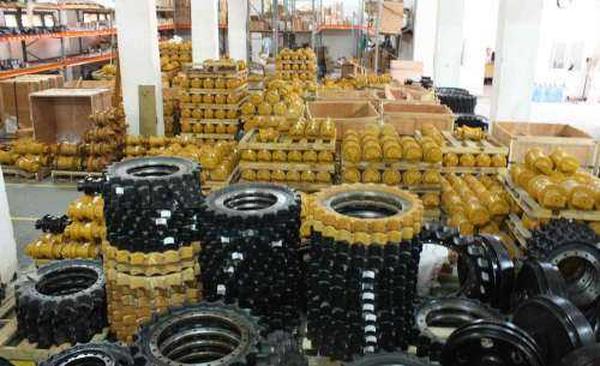 JUAL TRACKLINK, TRACKSHOE, TRACK ROLLER, SPROCKET, IDLER HITACHI ZX210 BRAND CH